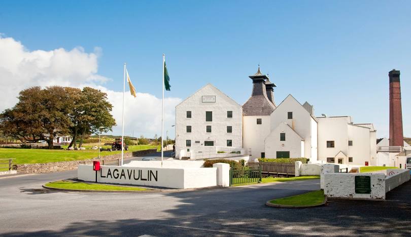 拉加維林 Lagavulin 威士忌 - 艾雷島煙燻泥煤的經典代表